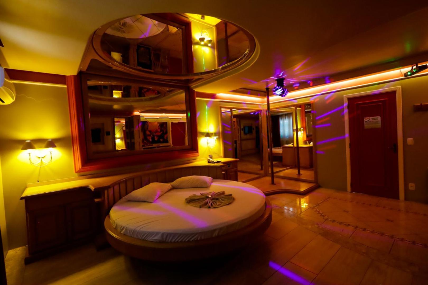 Motel Avenida (Adults Only) Gramado Bagian luar foto
